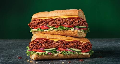 Pulled Pork Sub e 3 cookies